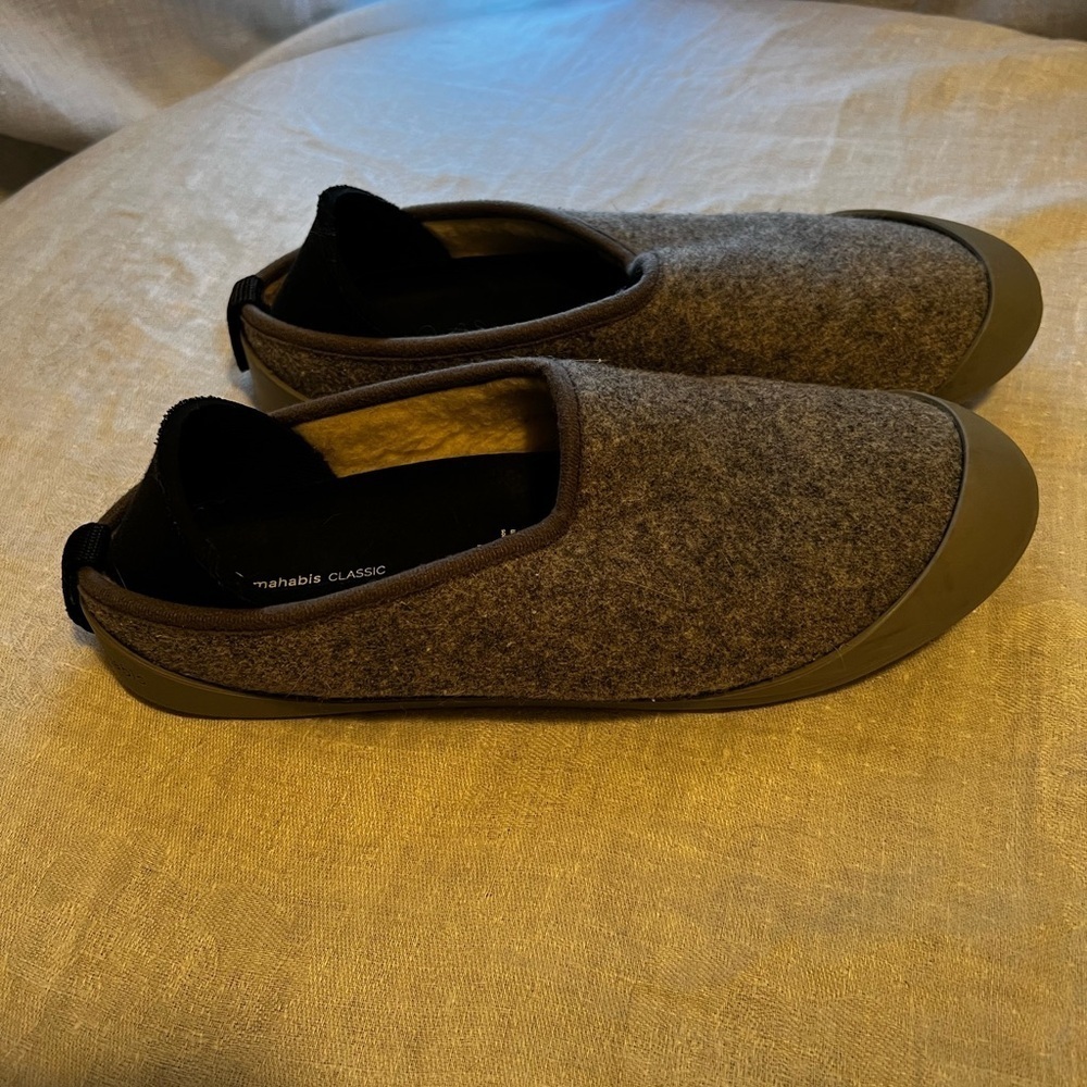 Mahabad classic indoor outdoor slipper shoes. Grey . Size 40. Us 81/2. Unisex - Picture 5 of 8